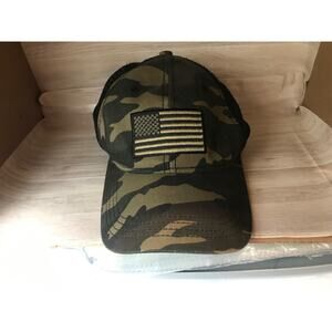 Camo American Flag Hat Cap Snap Back Excellent preowned condition!